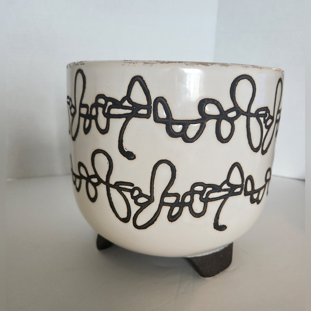 Ceramic 7.5 Inch Planter Plant Pot Ecru Cream Espresso